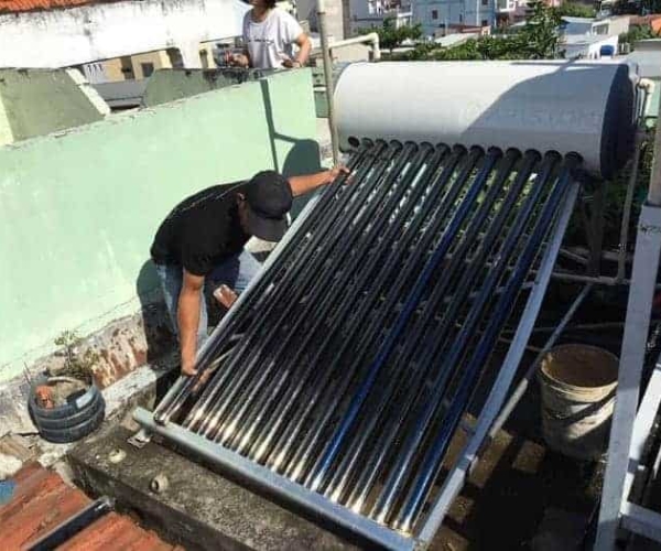 Sửa chữa lắp đặt máy nước nóng năng lượng mặt trời